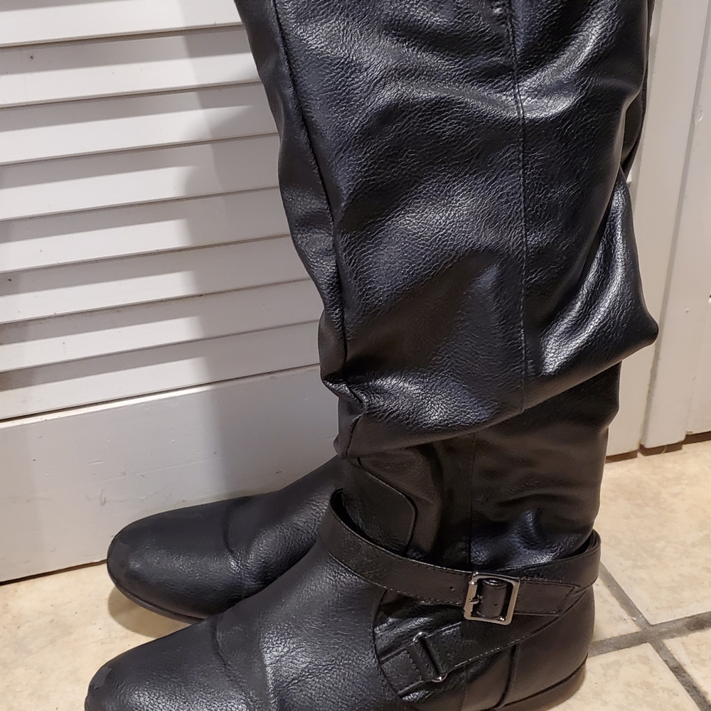 Black Scrunchy Knee High Boots